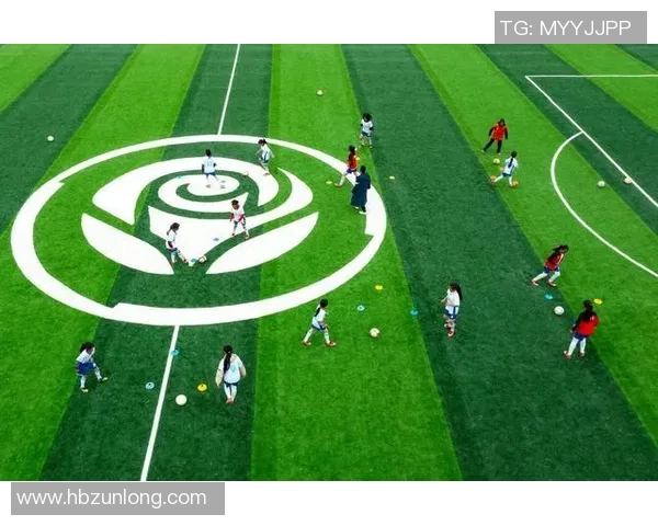 潮流女孩如何追逐足球明星的心事与梦想之旅