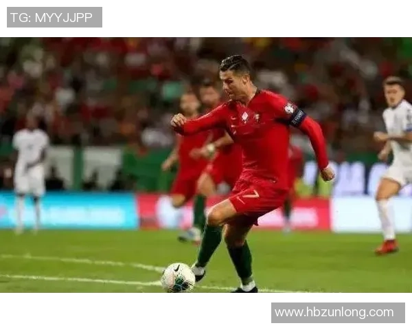 足球明星们齐聚一堂送上祝福祝贺C罗再创辉煌成就与传奇人生